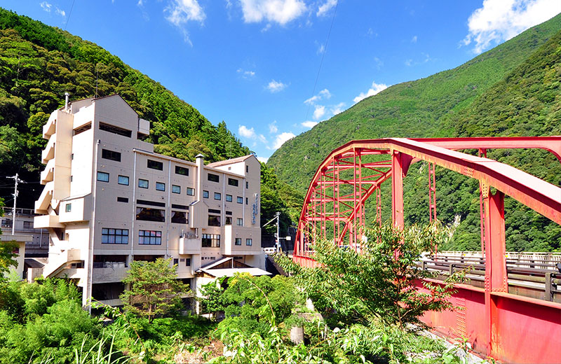 峡谷の湯宿 大歩危峡まんなか